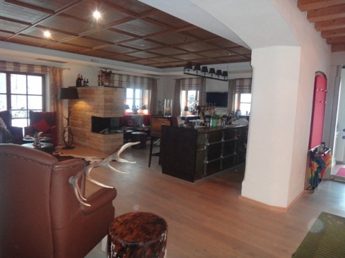 Sala de estar “tipo caseiro”, do Hotel Ruebezahl
